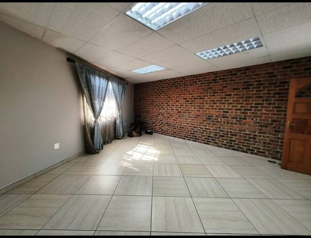 1,060M² WORKSHOP TO LET IN UNITAS PARK